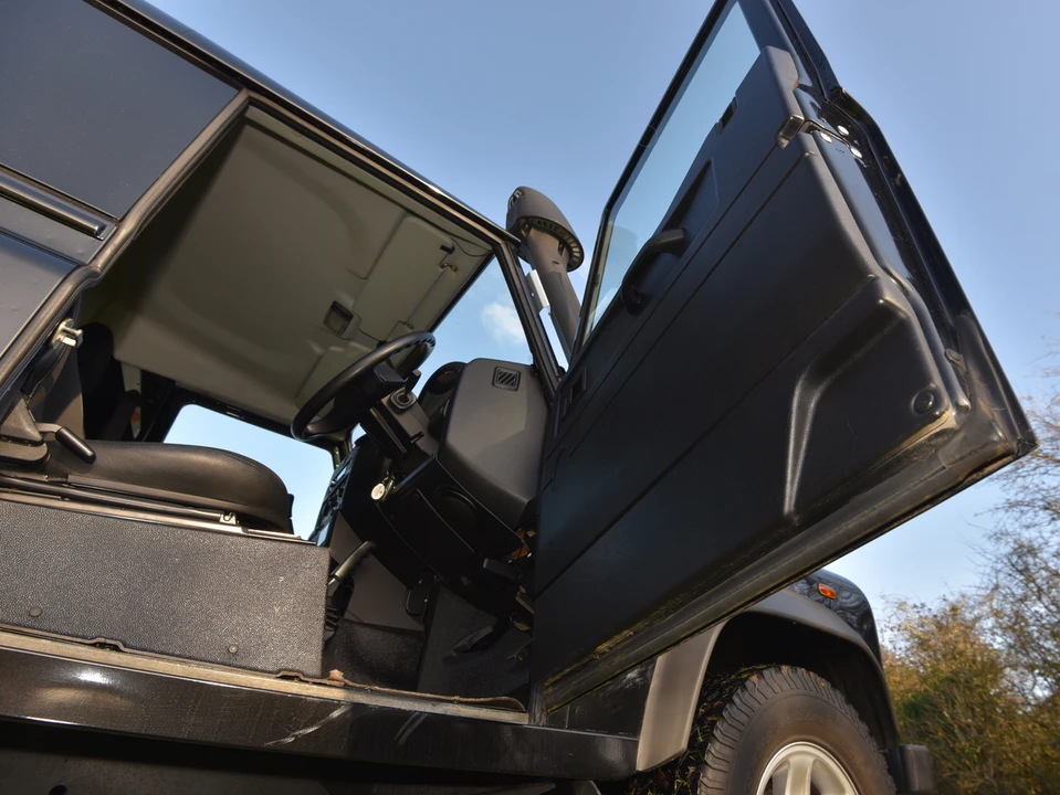 2014 Land Rover Defender 90 - Image 27 of 30