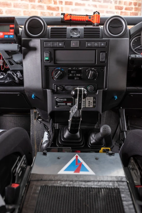 2014 Land Rover Defender 90 - Image 13 of 31