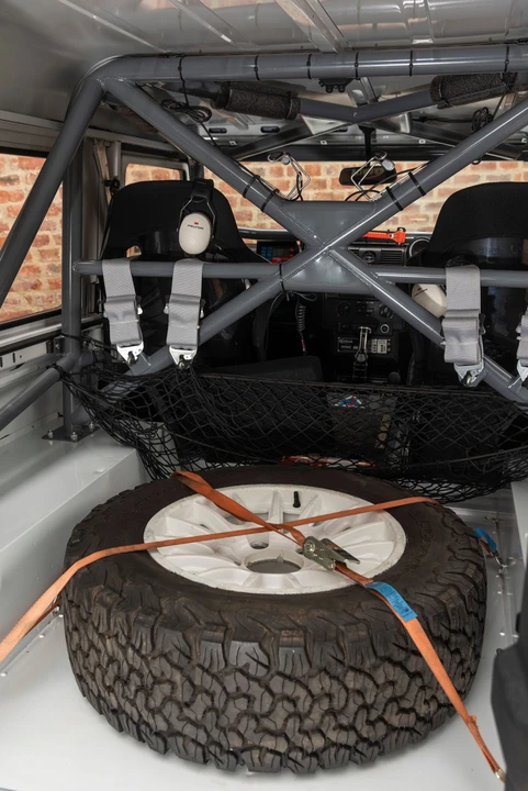 2014 Land Rover Defender 90 - Image 19 of 31