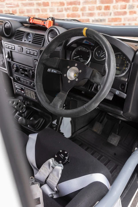 2014 Land Rover Defender 90 - Image 17 of 31