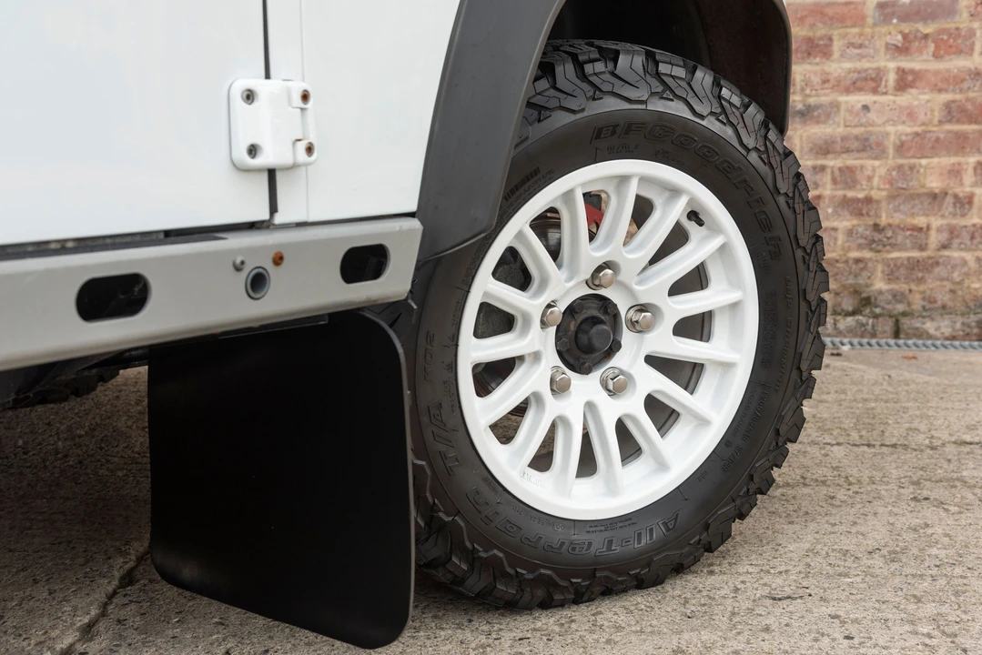 2014 Land Rover Defender 90 - Image 21 of 31
