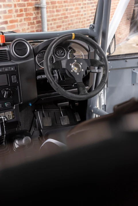 2014 Land Rover Defender 90 - Image 10 of 31