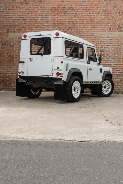2014 Land Rover Defender 90 - Image 23 of 31