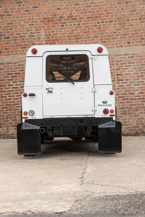 2014 Land Rover Defender 90 - Image 26 of 31