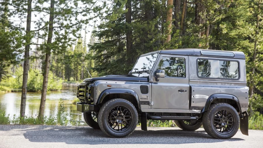 2014 Land Rover Defender 90 - Image 5 of 31