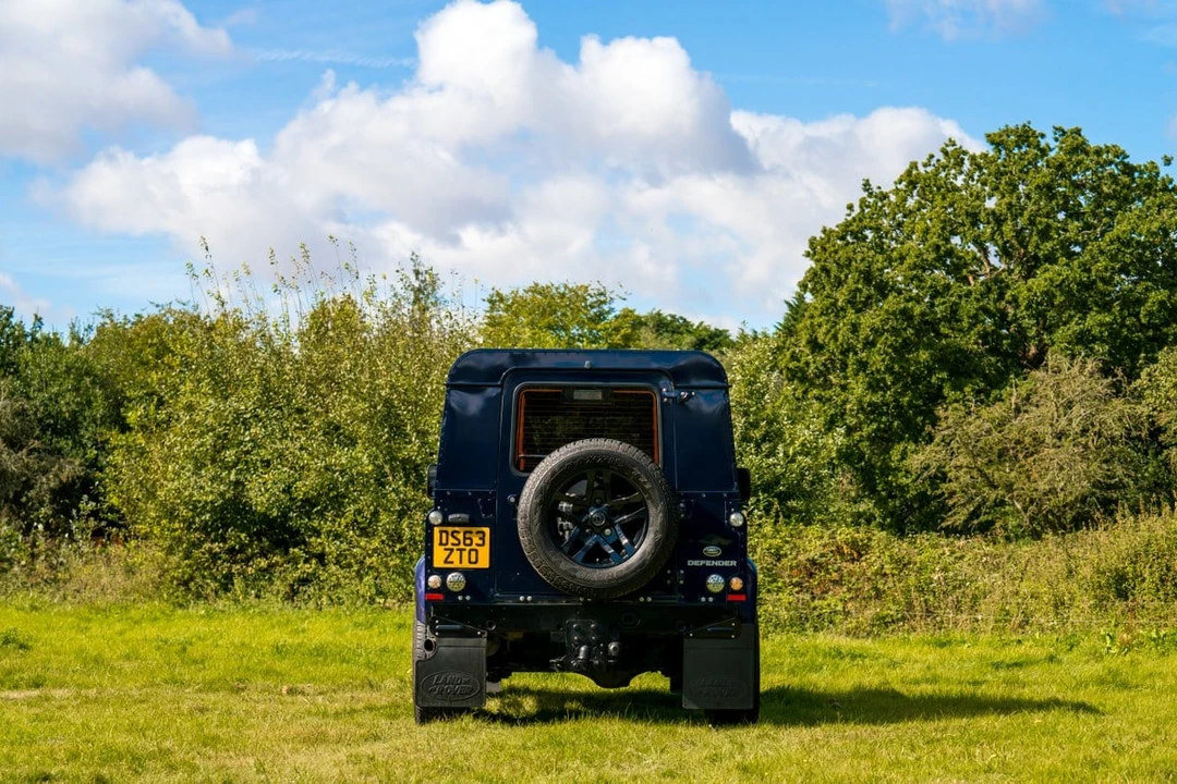 2014 Land Rover Defender 90 - Image 7 of 30