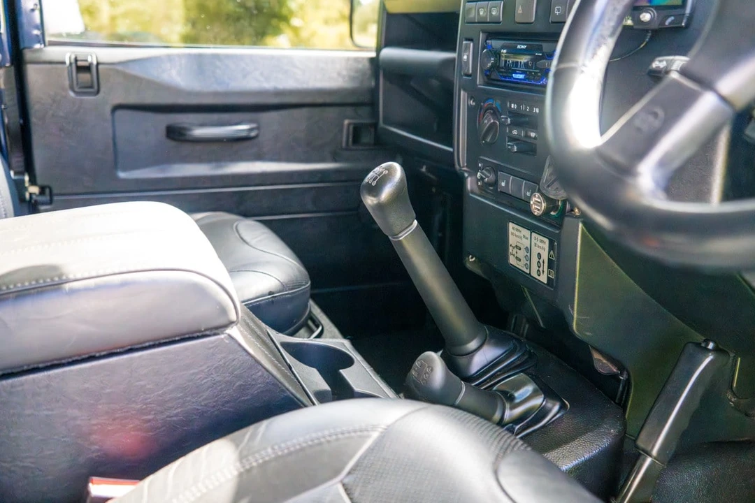 2014 Land Rover Defender 90 - Image 18 of 30