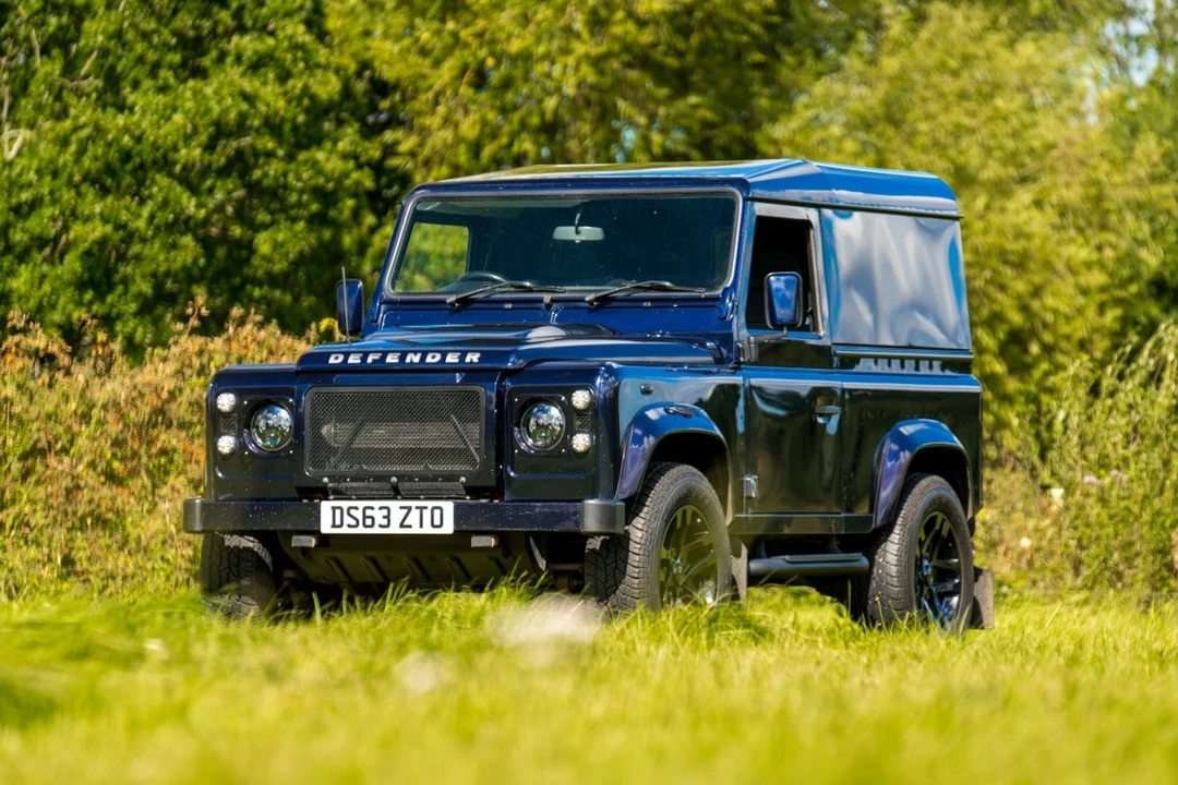 2014 Land Rover Defender 90 - Image 4 of 30