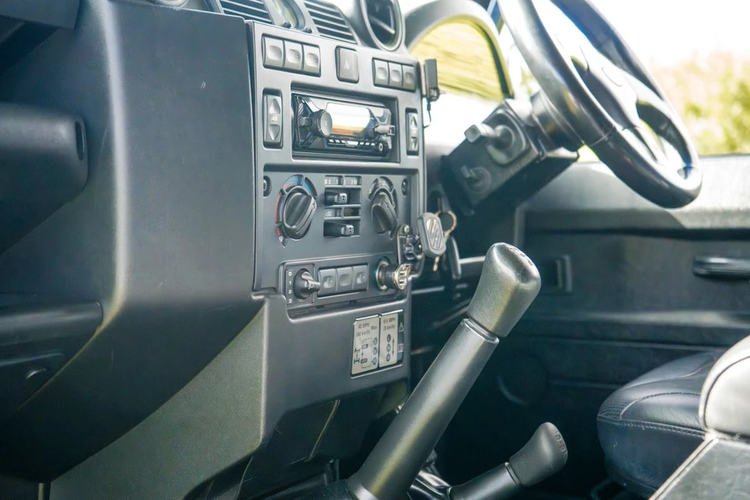 2014 Land Rover Defender 90 - Image 28 of 30