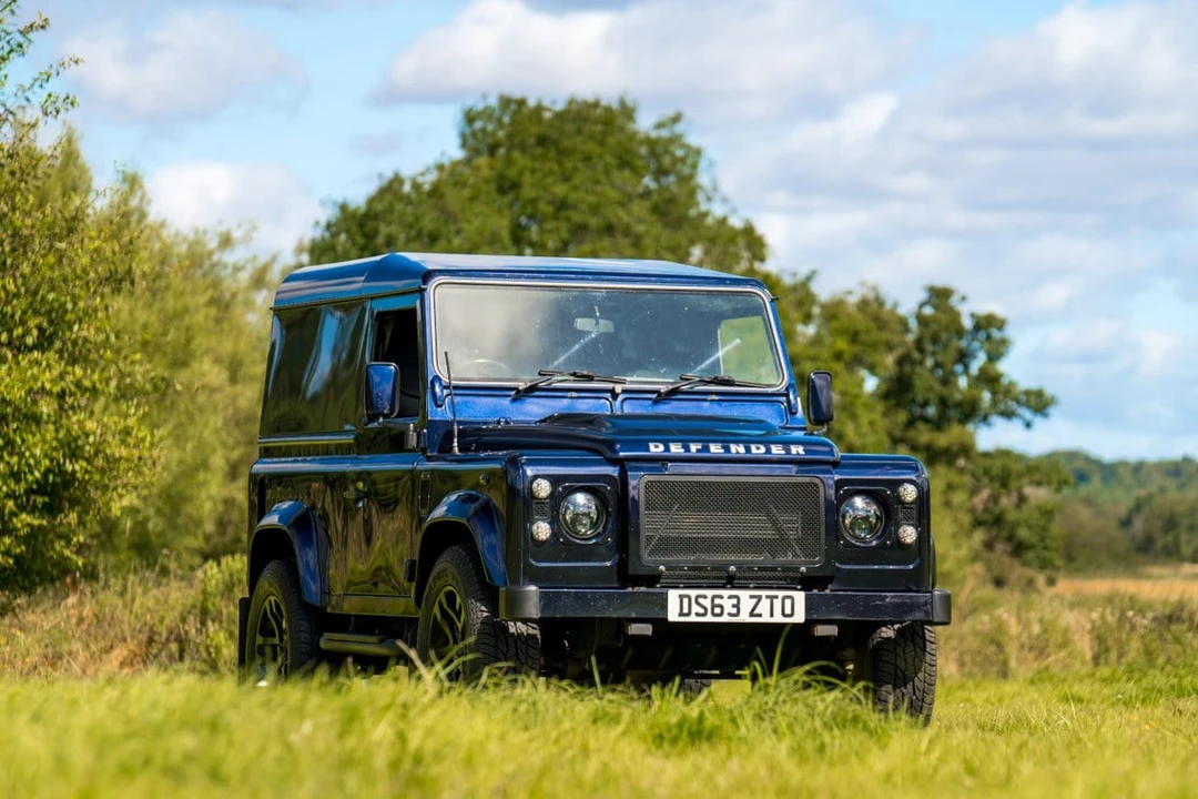 2014 Land Rover Defender 90 - Image 2 of 30