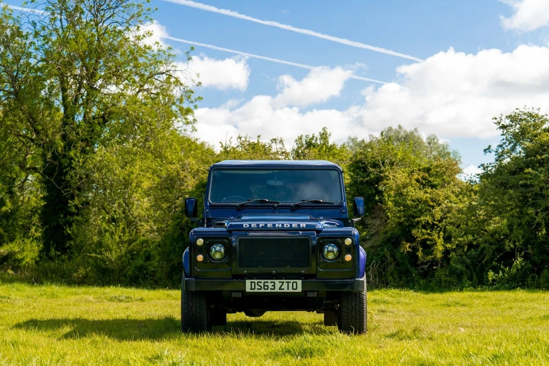 2014 Land Rover Defender 90 - Image 6 of 30