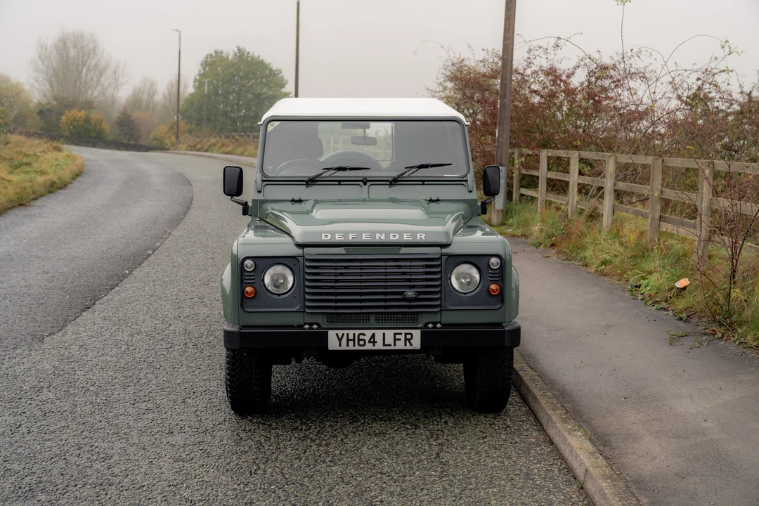 2014 Land Rover Defender 90 - Image 11 of 31