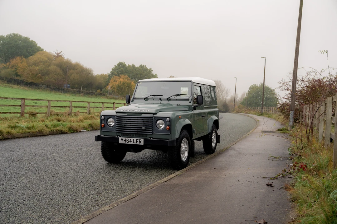 2014 Land Rover Defender 90 - Image 10 of 31