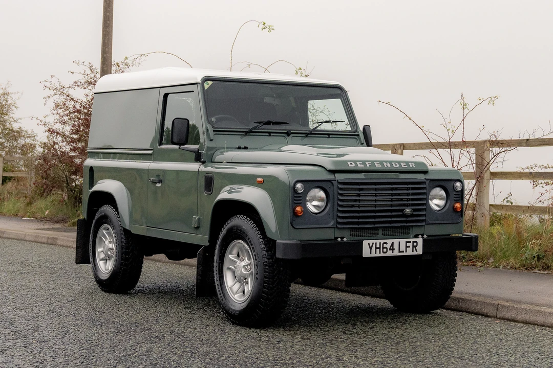 2014 Land Rover Defender 90 - Image 2 of 31