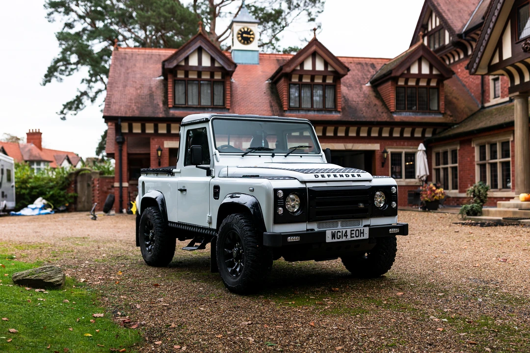 2014 Land Rover Defender 90 - Image 9 of 31