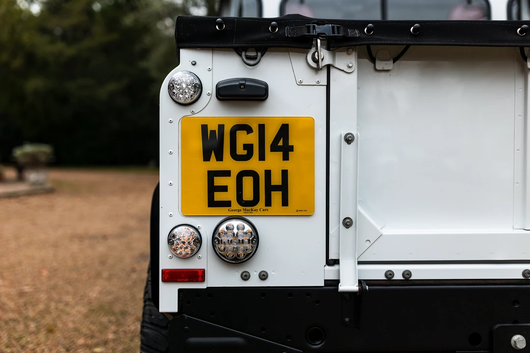 2014 Land Rover Defender 90 - Image 11 of 31
