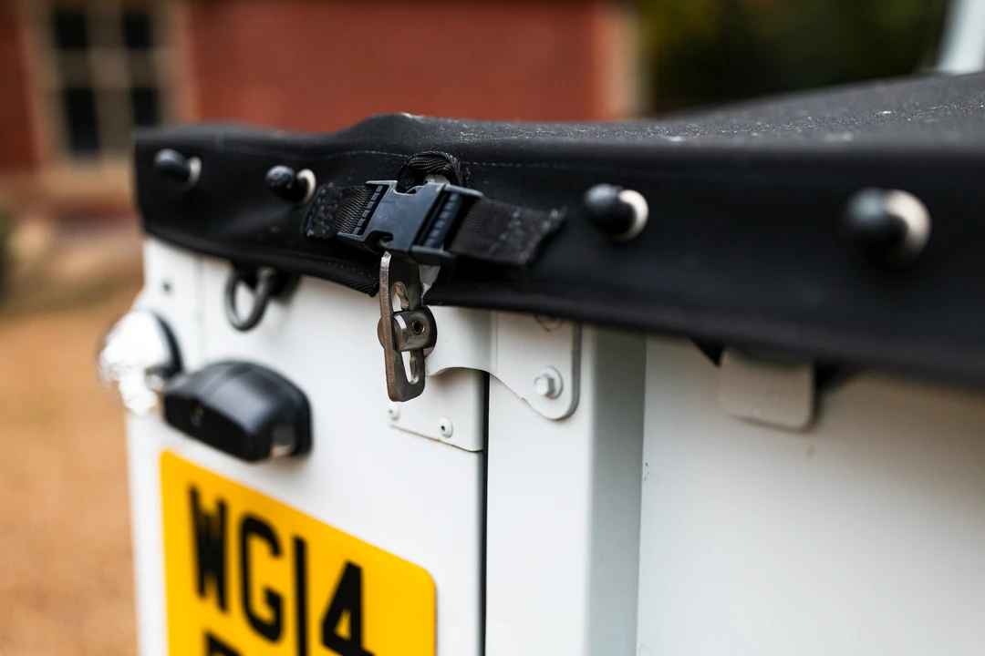 2014 Land Rover Defender 90 - Image 12 of 31