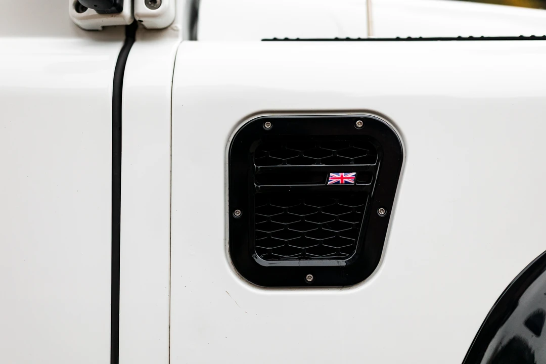 2014 Land Rover Defender 90 - Image 15 of 31