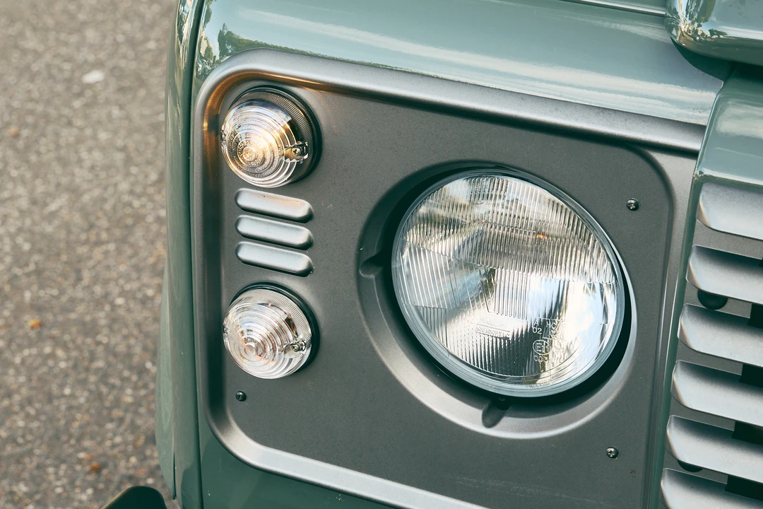 2014 Land Rover Defender 90 - Image 13 of 31