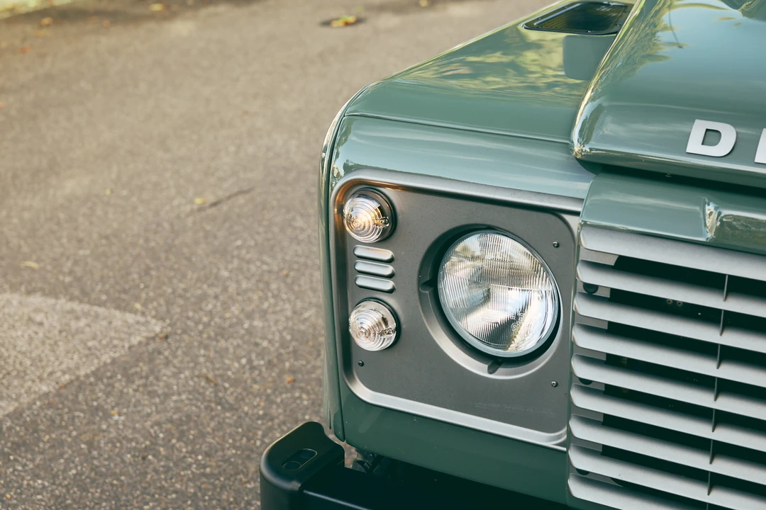 2014 Land Rover Defender 90 - Image 16 of 31