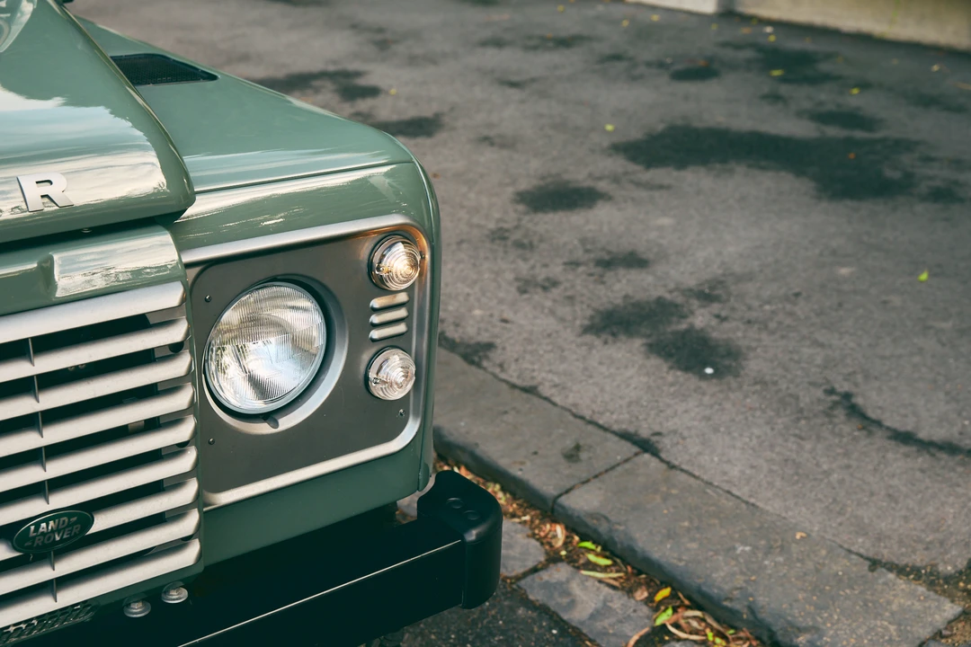 2014 Land Rover Defender 90 - Image 17 of 31