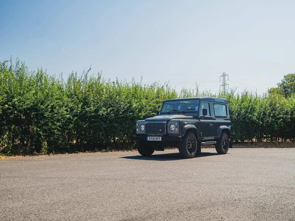 2014 Land Rover Defender 90 - Image 7 of 30