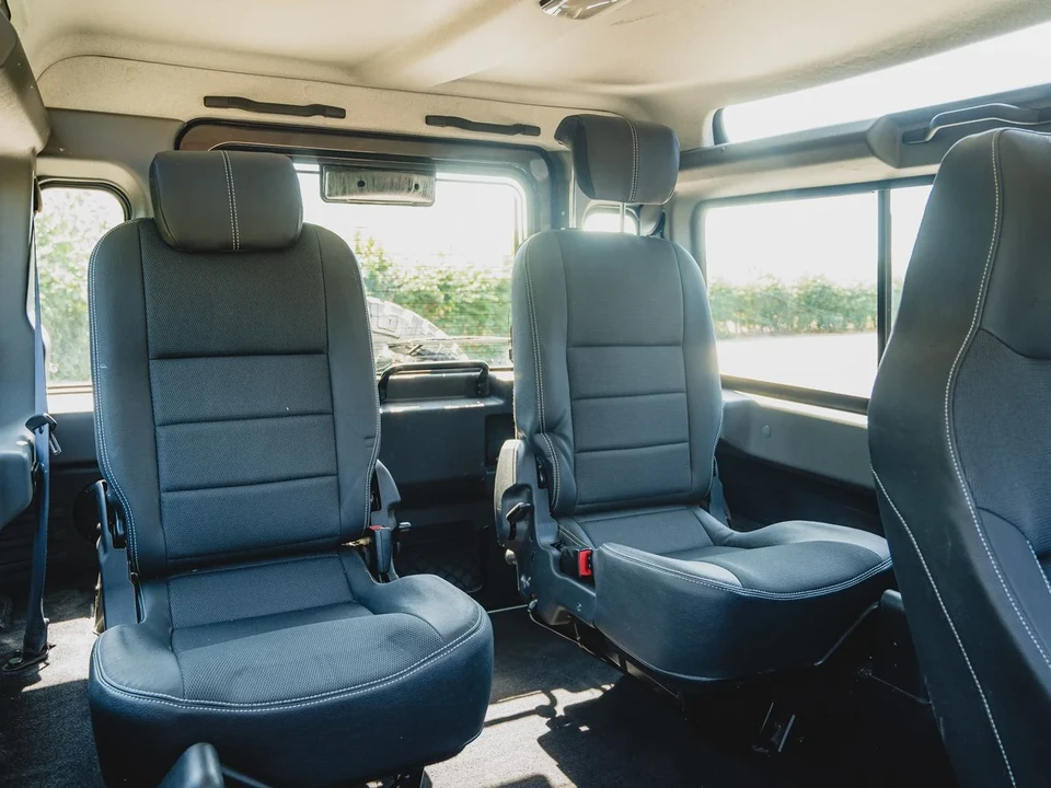 2014 Land Rover Defender 90 - Image 15 of 30