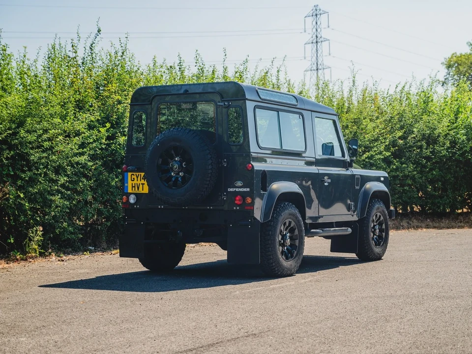 2014 Land Rover Defender 90 - Image 3 of 30
