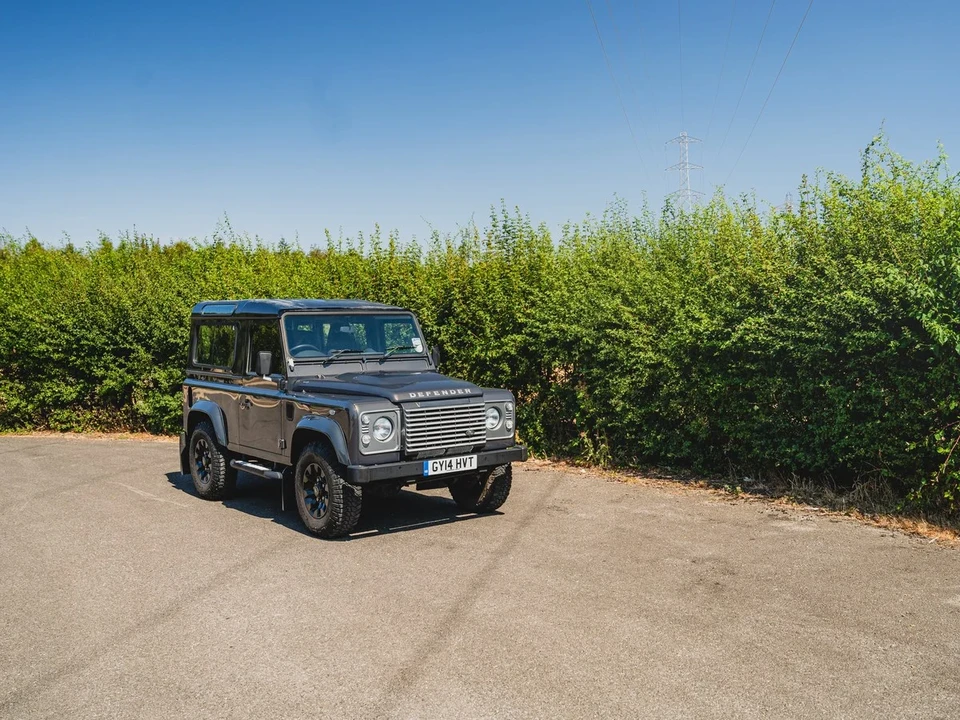 2014 Land Rover Defender 90 - Image 6 of 30