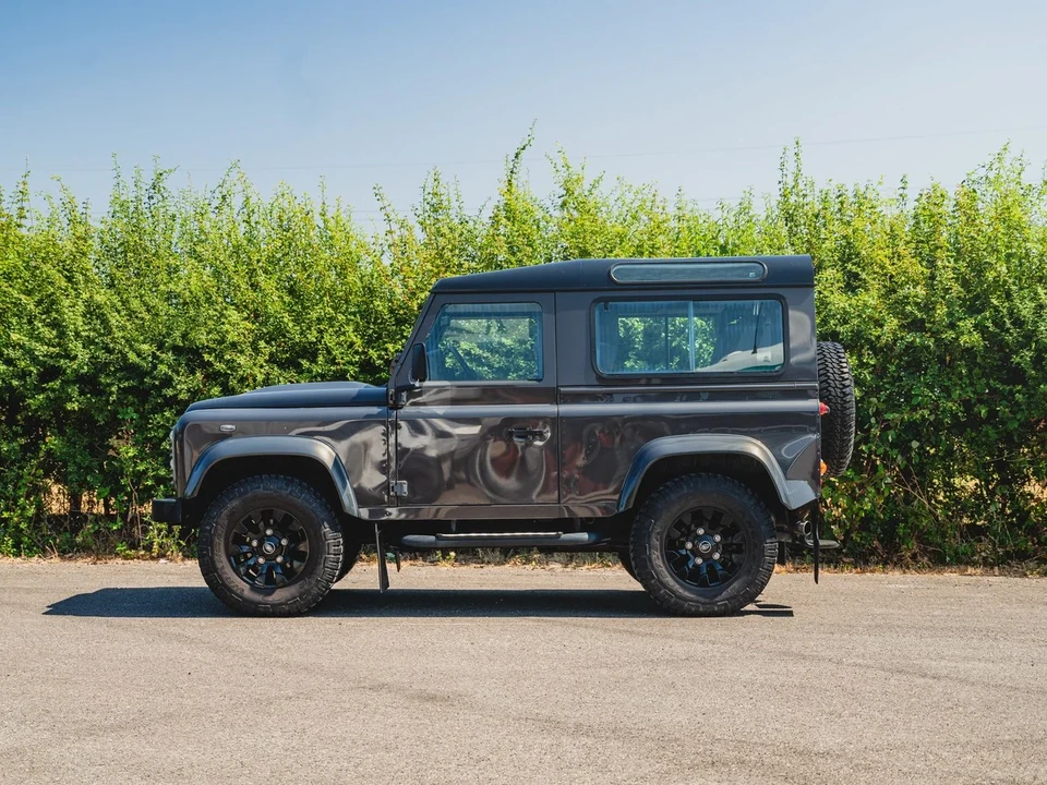 2014 Land Rover Defender 90 - Image 23 of 30