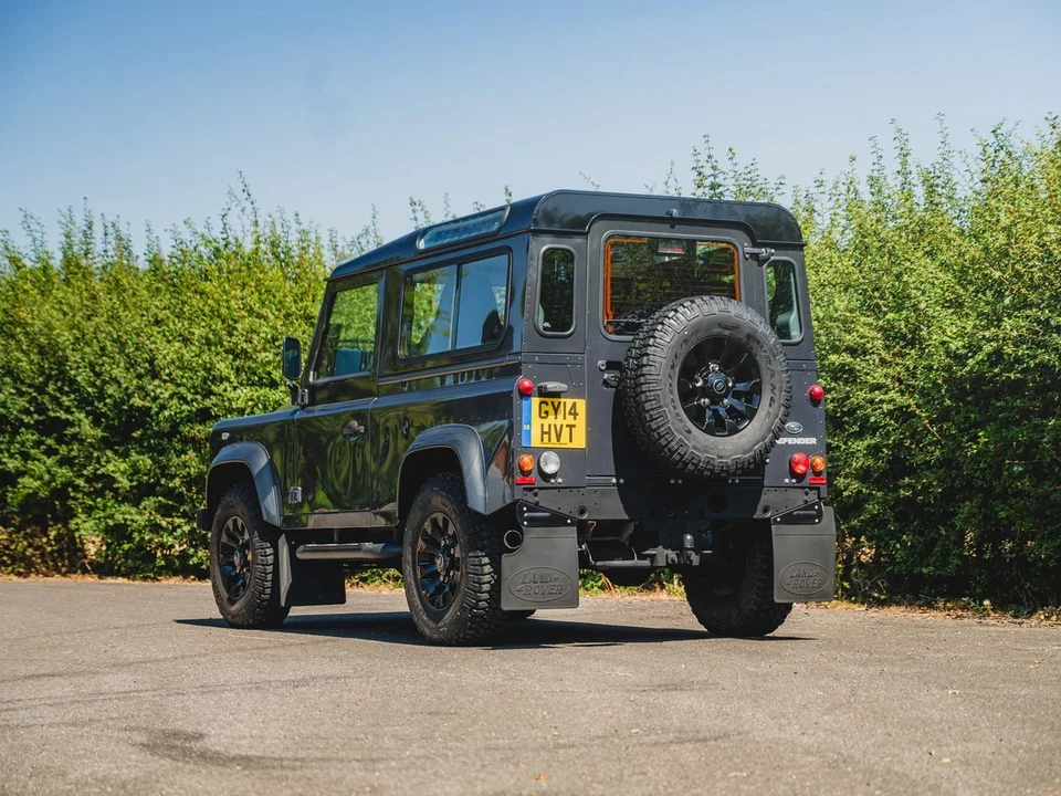 2014 Land Rover Defender 90 - Image 4 of 30