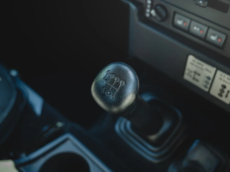 2014 Land Rover Defender 90 - Image 27 of 30