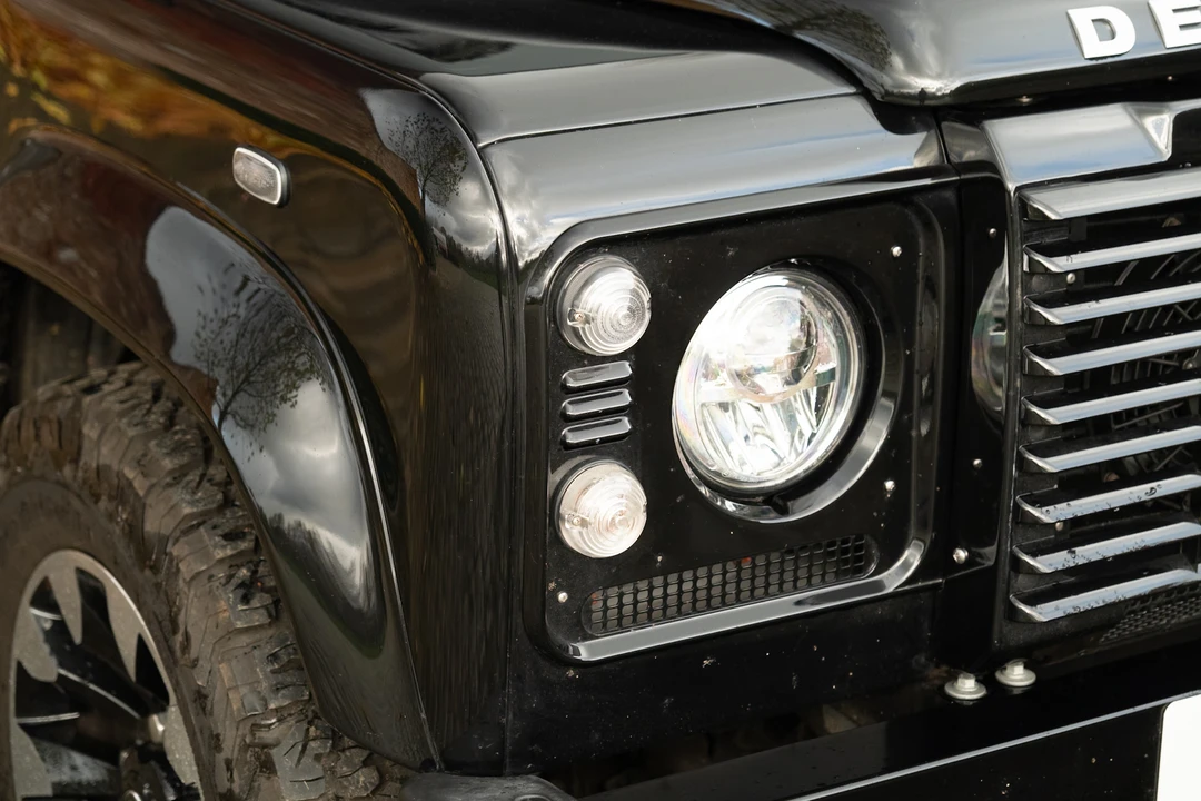 2014 Land Rover Defender 90 - Image 17 of 31