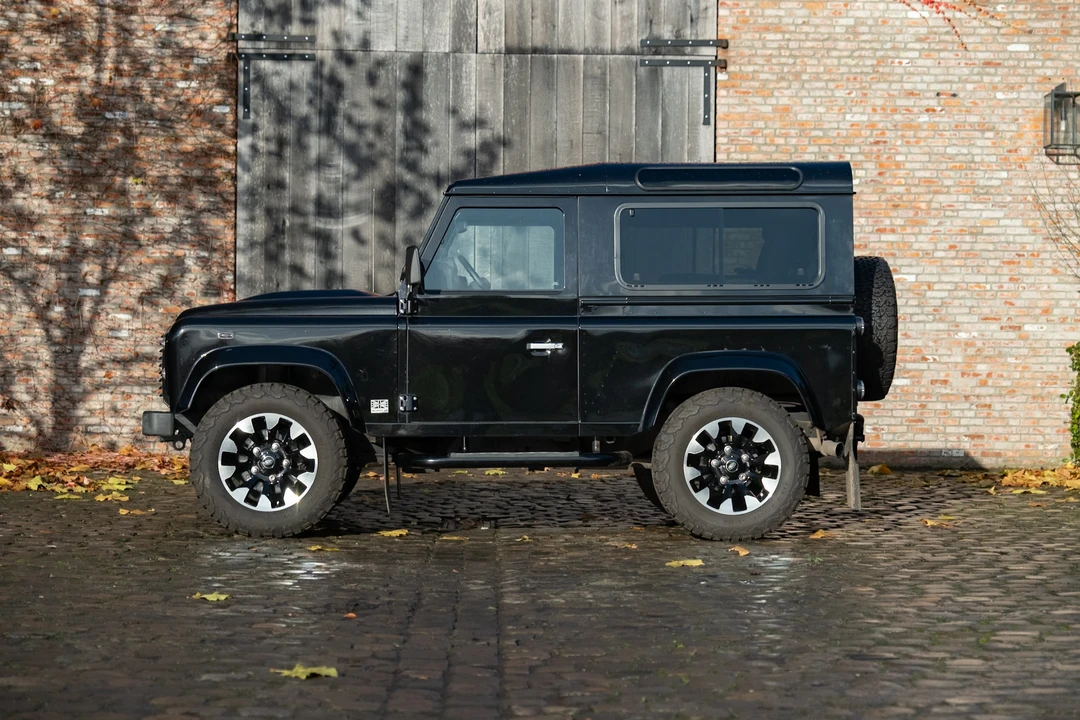 2014 Land Rover Defender 90 - Image 4 of 31