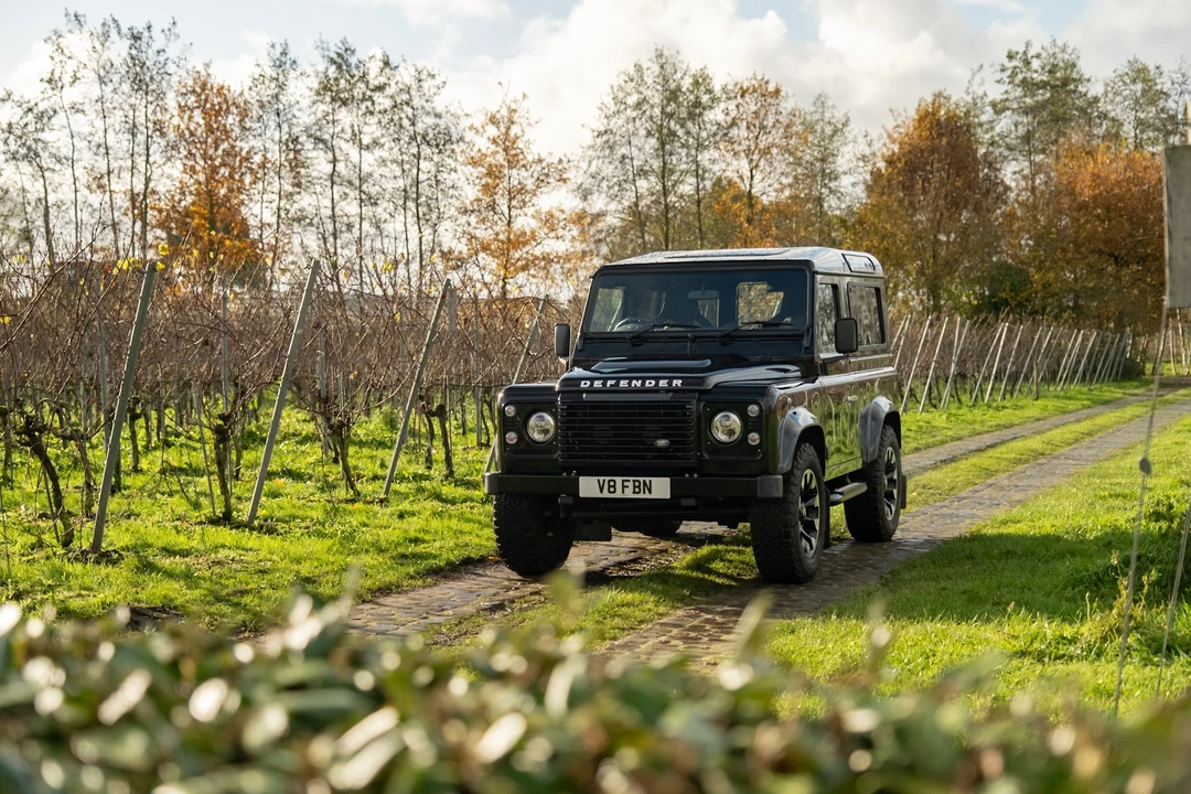 2014 Land Rover Defender 90 - Image 10 of 31