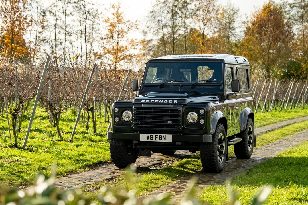 2014 Land Rover Defender 90 - Image 11 of 31