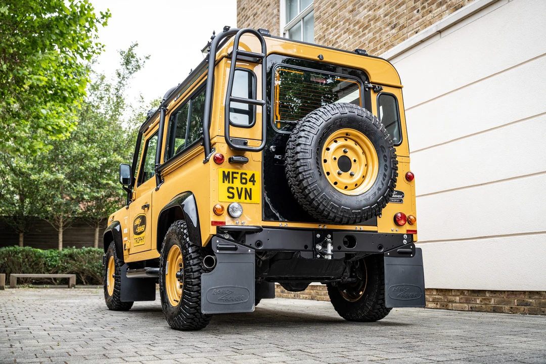 2014 Land Rover Defender 90 - Image 18 of 31