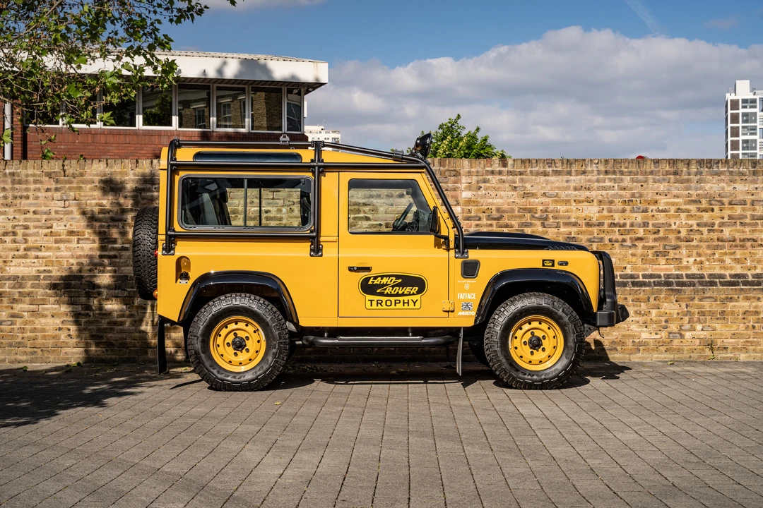 2014 Land Rover Defender 90 - Image 4 of 31