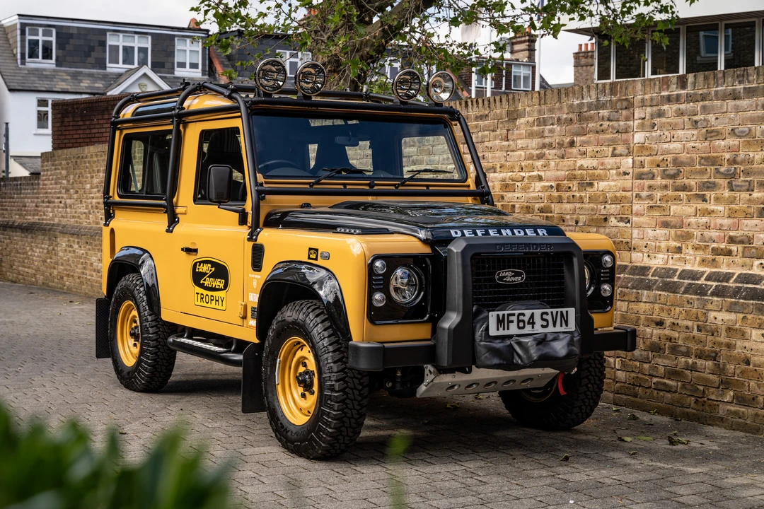2014 Land Rover Defender 90 - Image 12 of 31