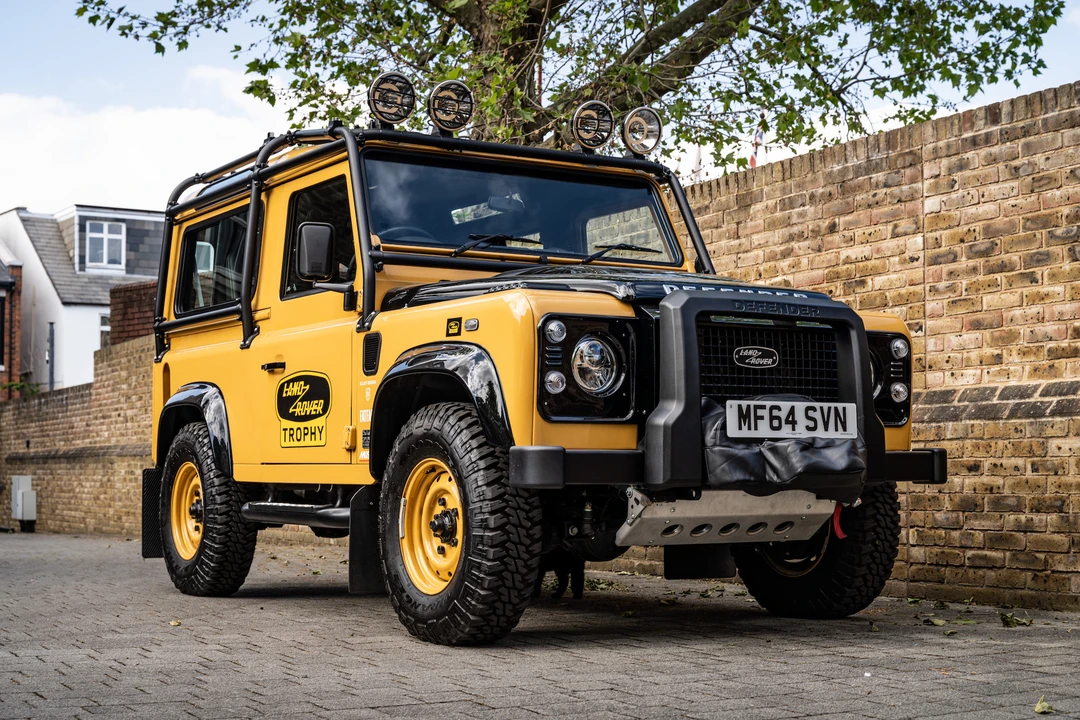 2014 Land Rover Defender 90 - Image 13 of 31