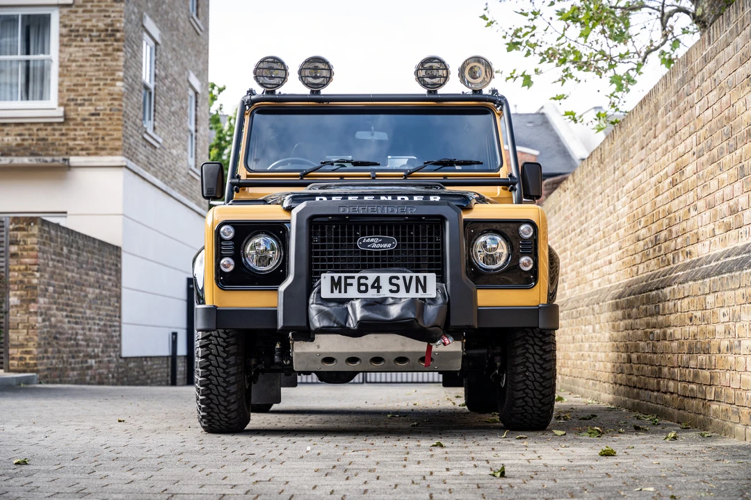 2014 Land Rover Defender 90 - Image 11 of 31