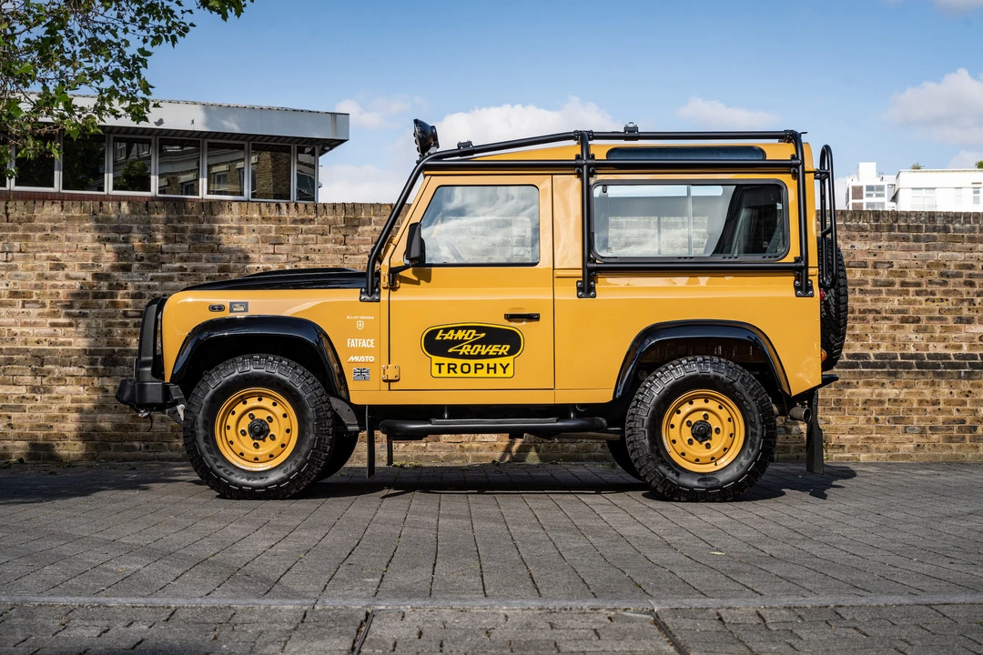 2014 Land Rover Defender 90 - Image 20 of 31