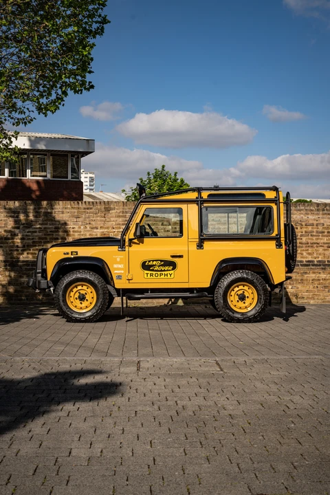 2014 Land Rover Defender 90 - Image 21 of 31
