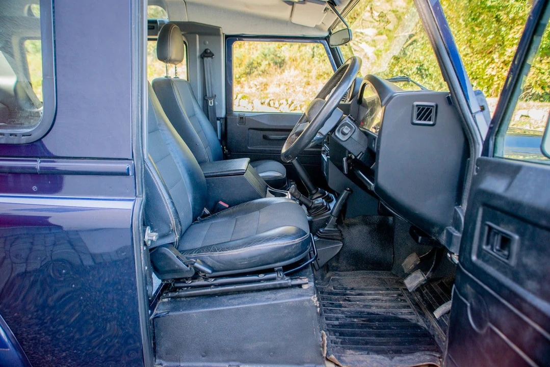 2014 Land Rover Defender 90 - Image 13 of 30