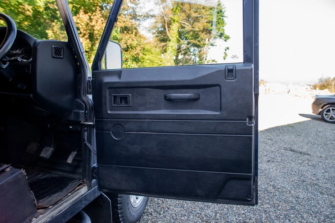2014 Land Rover Defender 90 - Image 28 of 30