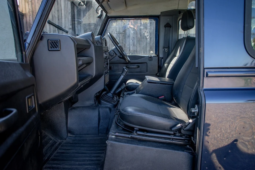 2014 Land Rover Defender 90 - Image 21 of 30