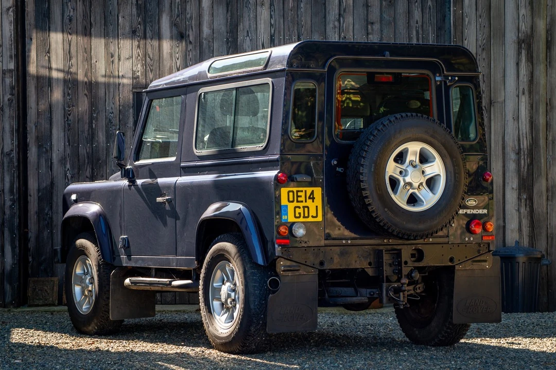 2014 Land Rover Defender 90 - Image 4 of 30