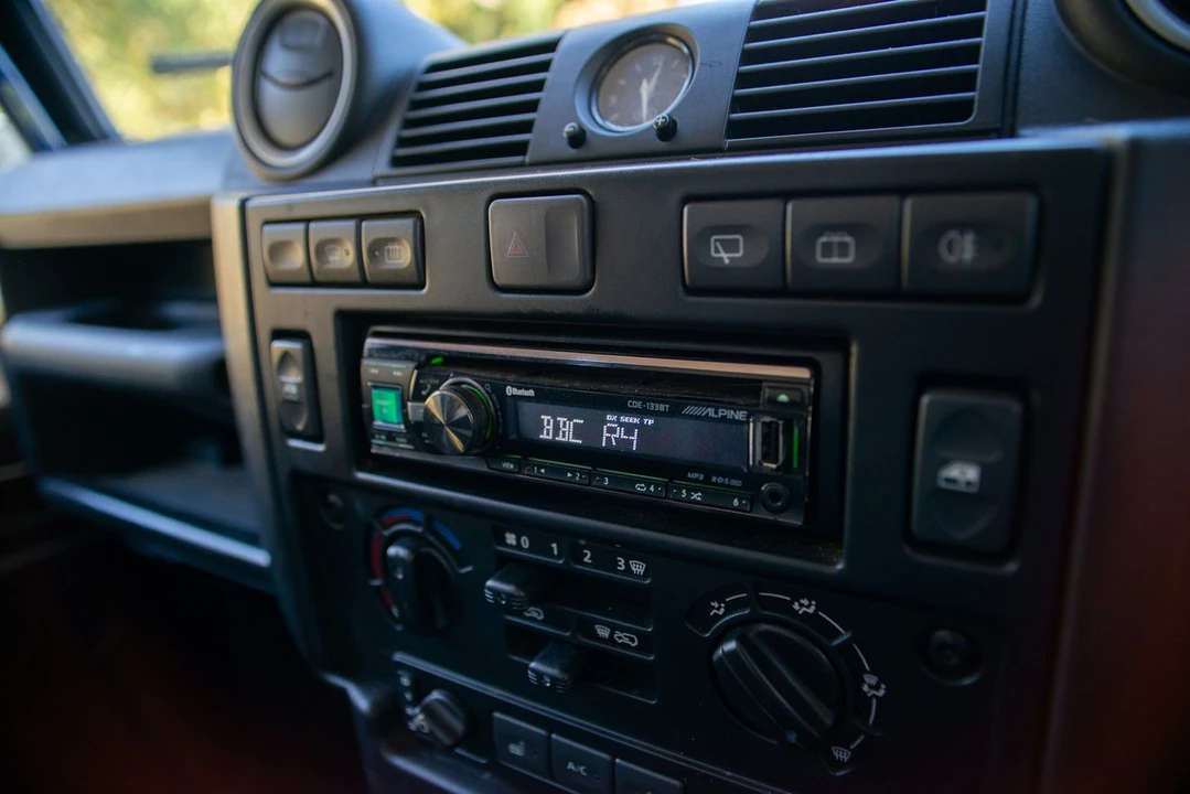 2014 Land Rover Defender 90 - Image 23 of 30