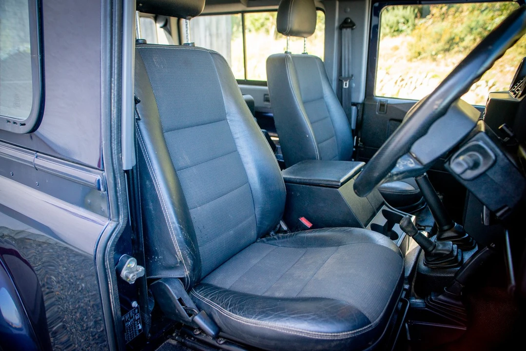 2014 Land Rover Defender 90 - Image 14 of 30