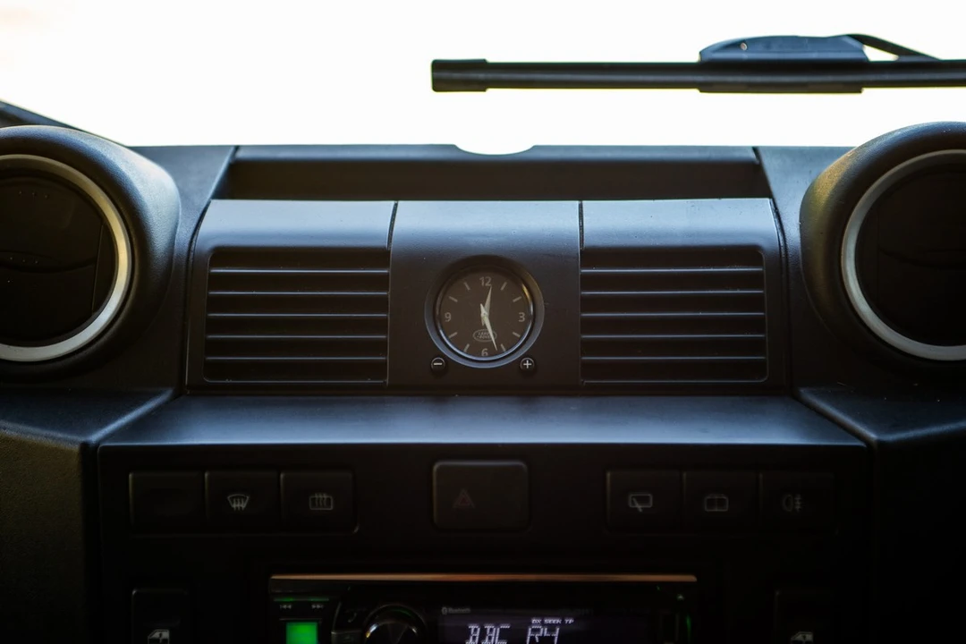 2014 Land Rover Defender 90 - Image 18 of 30
